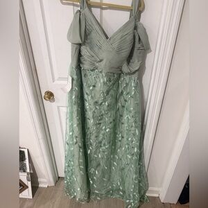 Elegant Green Evening Dress